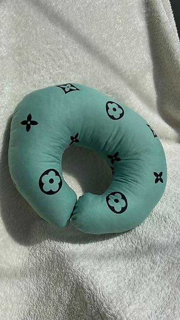 Постельные принадлежности: Подушки для шеи Очень мягкие, Мега удобные подушки для шеи. Они — 3