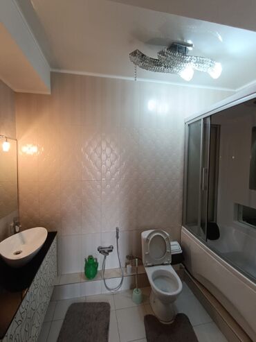 Посуточная аренда квартир: 3 комнаты, Душевая кабина, Постельное белье, Кондиционер — 10