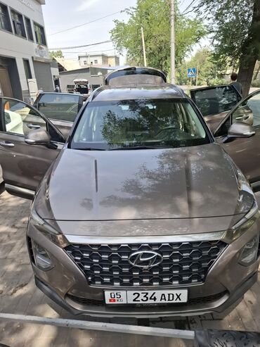 хундай санта 2002: Автомобиль Hyundai Santa Fe в коричневом цвете, с автоматической