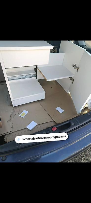 -Ormaric sa skrivenim pregradama se se moze izraditi od materijala kao