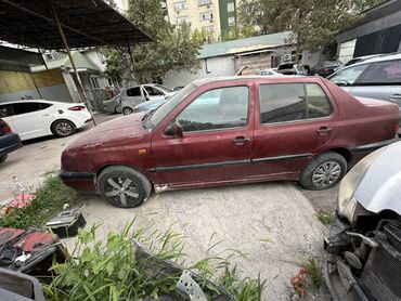 запчасти фольксваген поло хэтчбек: Автомобиль Volkswagen Vento, представленный в кузове седан, отличается