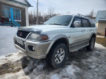 mitsubishi gold: Полноприводный внедорожник Mitsubishi Pajero Sport первого поколения