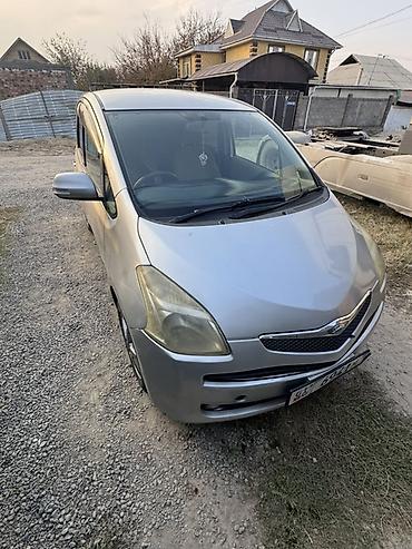 Toyota Ractis: 2005 г., 1.3 л, Автомат, Бензин, Хэтчбэк