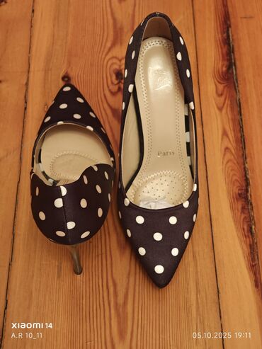 Tuflilər: Qadın ayaqqabıları – 2 cüt 1) Qırmızı klassik tufli - Material: zamşa — 8