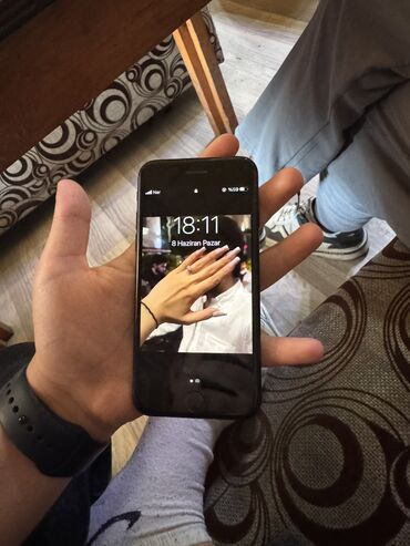 ayfon 6 es: IPhone 7, 128 GB, Qara, Barmaq izi