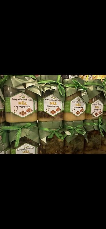 Мёд: Натуральный мёд в банках, несколько вкусов. Ассортимент: - Майский — 1