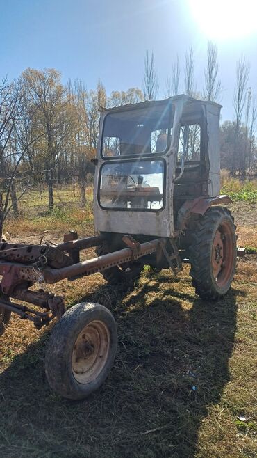 купить набор ключей force: Т16 Колёсный трактор с кабиной и навесным оборудованием Описание: -