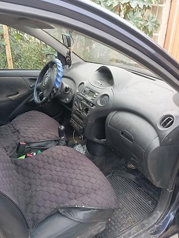 Toyota: Toyota Yaris: 2004 г., Механика, Хэтчбэк — 2