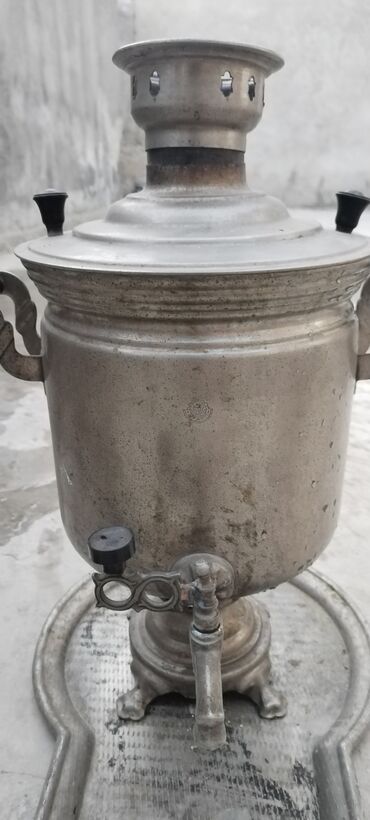 Soyuducular: Məhsul: Klassik metal samovar (kömür/odla işləyən) Xüsusiyyətlər: -