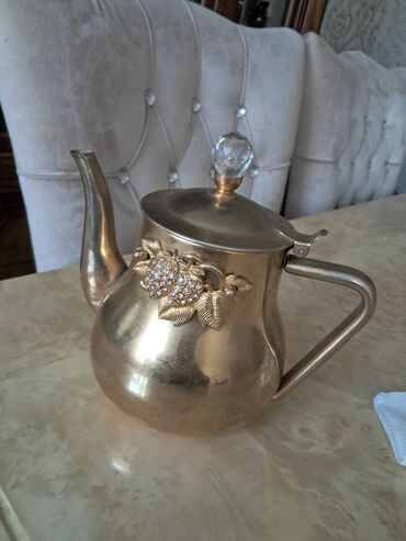 свечи из вощины магические свойства: Qızılı rəngli dekorativ çaydan - Material: metal korpus, parlaq