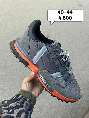 Patike: Lacoste
40-44
4.500 na lalafo.rs — 3 Patike: Lacoste
40-44
4.500 — 3