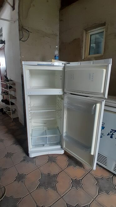 хололильник: Холодильник Indesit, Двухкамерный