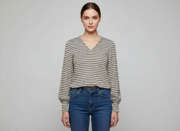 box z koszulkami piłkarskimi: Women's blouse, size S