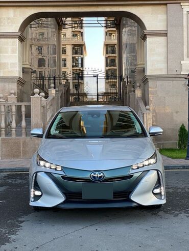 toyta prius: Toyota Prius: 2021 г., 1.8 л, Автомат, Электромобиль, Седан