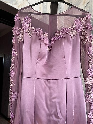 is batinka: - Məhsul: Axşam/gecə libası - Rəng: Pudra-bənövşəyi (lavanda tonları) — 1