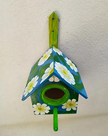 lələkli heyvanlar: Quş yuvası Olçüsü 15*12*12 - Material: ağac - Dizayn: sarı damlı, ön — 2