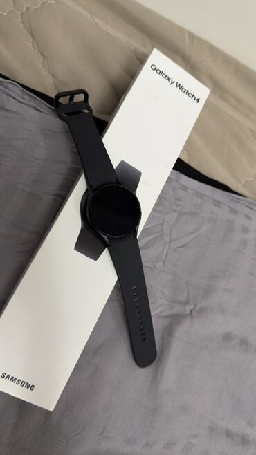 apple watch часы цена: Samsung Galaxy Watch4, черные - Линейка: Galaxy Watch4 - Корпус