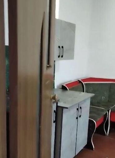 помещение в аренду кара балта: 50 м², 3 комнаты, Забор, огорожен, Подвал, погреб