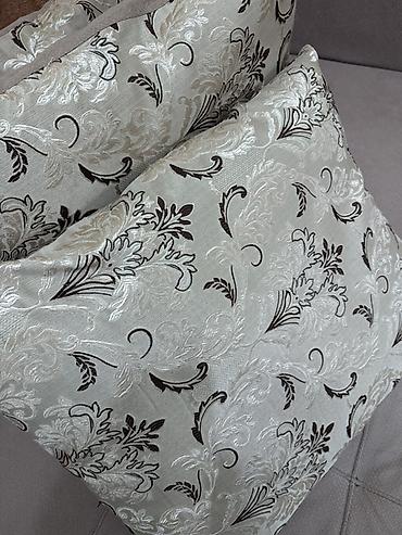 bed sheets: Б/У диван в хорошем состоянии, крепкий и удобный. Деревянные ручки, в — 3