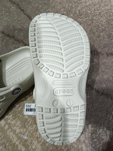 crocs original: Продаю кроксы, из Кореи, оригинал, не подошёл размер. размер 31-32 — 4