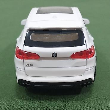 Oyuncaqlar: BMW X5 modeli maşın satılır. Təzədir. Materialı metaldır — 10