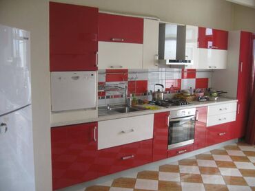 Uzunmüddətli kirayə mənzillər: 28may 8 noyabr metrosunun çıxışında Tibb universitetinə yaxın 17 — 22