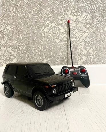 Oyuncaqlar: ● Oyuncaq Maşin Niva ● Zariyatqa ile işleyir ● Pultla idare olunur ● — 7