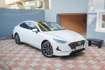 Hyundai: Hyundai Sonata: 2 l | 2022 il Sedan — 24