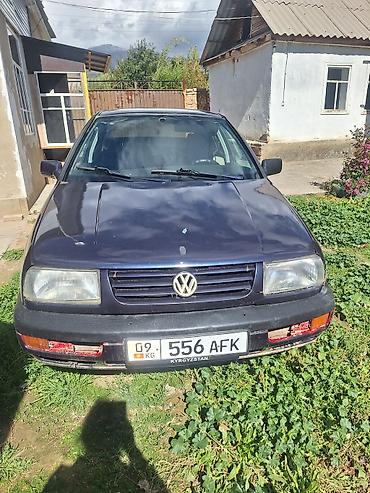 Volkswagen: Volkswagen Vento: 1992 г., 2 л, Механика, Бензин, Седан — 3