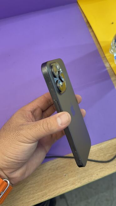 Apple iPhone: IPhone 15 Pro, Б/у, 256 ГБ, 85 % — 10