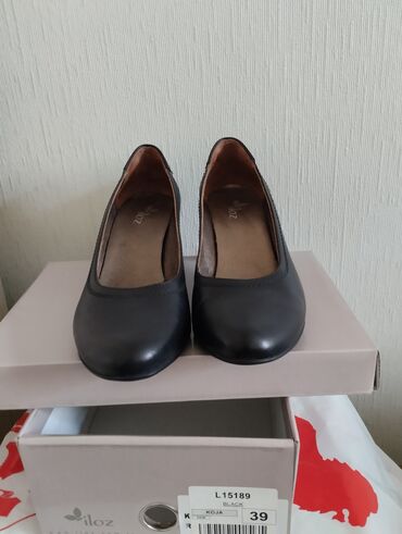 кожаная обувь женская: Туфли 39, цвет - Черный