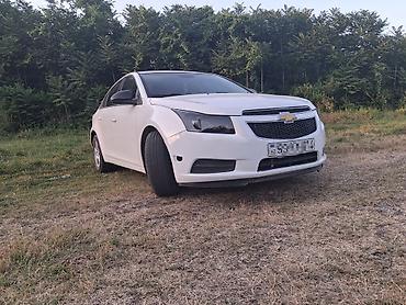 ford fusion ölüxanası: Chevrolet Cruze: 1.4 l | 2014 il Sedan — 2