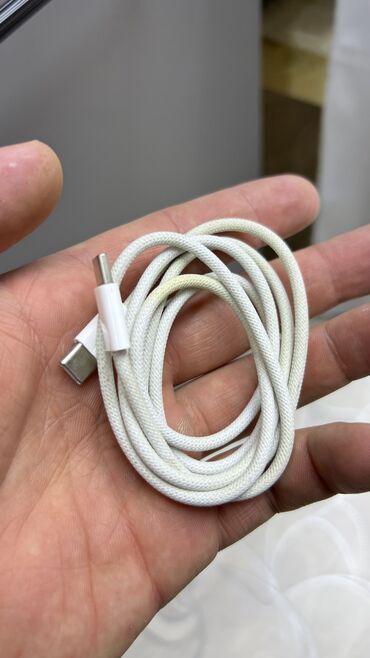 Зарядные устройства: Apple USB-C кабель Apple USB-C кабель в оригинале В отличном