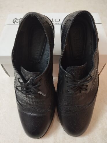 Ayaqqabılar: Kişi klassik ayaqqabısı – broq üslubunda - Rəng: qara - Ölçü: 43 — 14