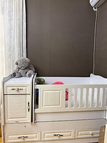 Детская мебель: Usaq kravati 270azn alinib 55azn satilir matras ile bir yerde ustdeki — 1
