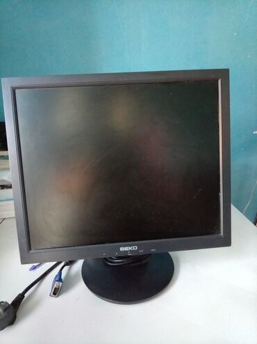 Аксессуары для ПК: Beko brendinə məxsus qara rəngli kompüter monitoru. Bu monitor