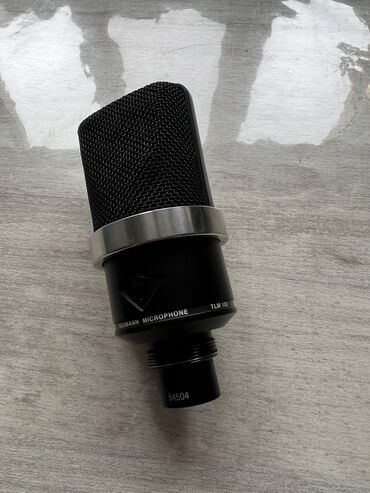 Студийные микрофоны: Neumann TLM 102