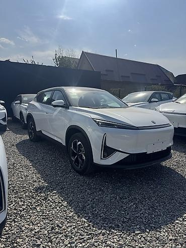 li auto: Dongfeng : 2026 г., Автомат, Электромобиль, Кроссовер — 3