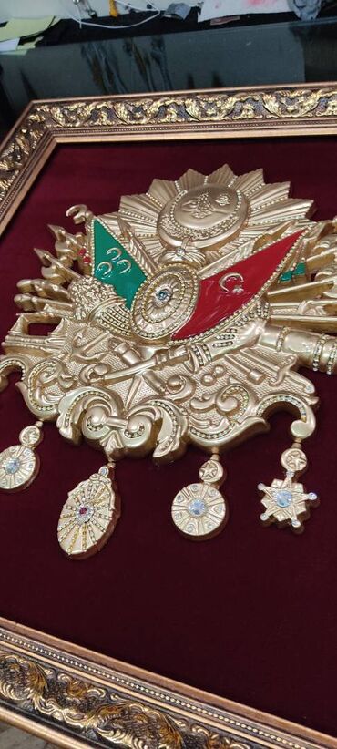 Digər ev dekoru: Osmanlı Tuğrası Bakıda. qızılı və gümüşü rənglərdə hazırlamışam. İdeal