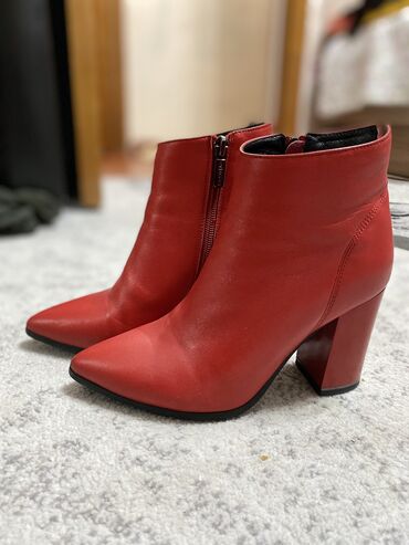 адидас обувь: Ботинки и ботильоны Erisses, 33, цвет - Красный