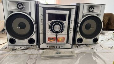 laçin ticaret merkezi qizil satisi instagram: Sony музыкальный центр, 300 азн
3 диска и 2 кассеты