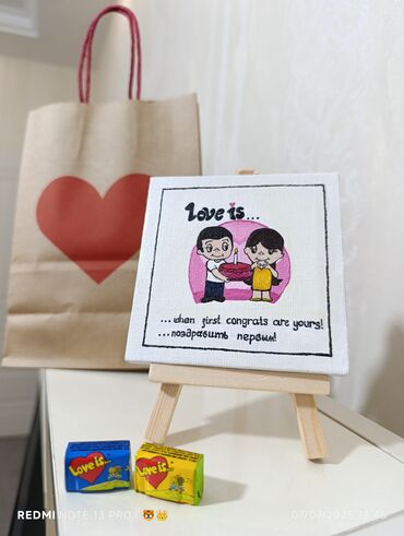 Искусственные цветы: Kətan üzərində Mini Tablo özəl sifarişlə.Love is temalı bu rəsm kətan