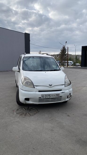 Toyota: Продается Toyota Funcargo 2000 г. Объем 1.5л Есть вложения по кузову и