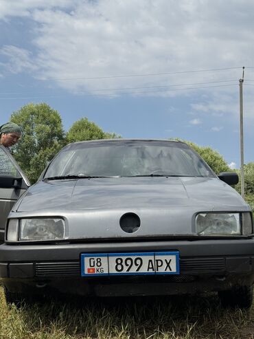 буу автомат машина: Volkswagen Passat: 1989 г., 1.8 л, Механика, Бензин, Седан