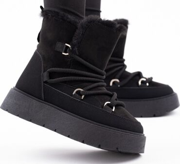 Ugg obuća: Ugg čizme, bоја - Crna, 38.5 — 7