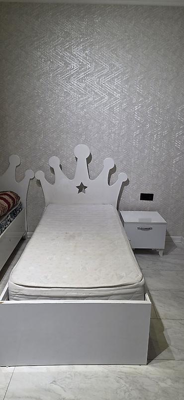 2 yas: Oğlan və qız üçün, İşlənmiş, 2 təknəfərlik çarpayı, Dolab, 2 tumba — 5