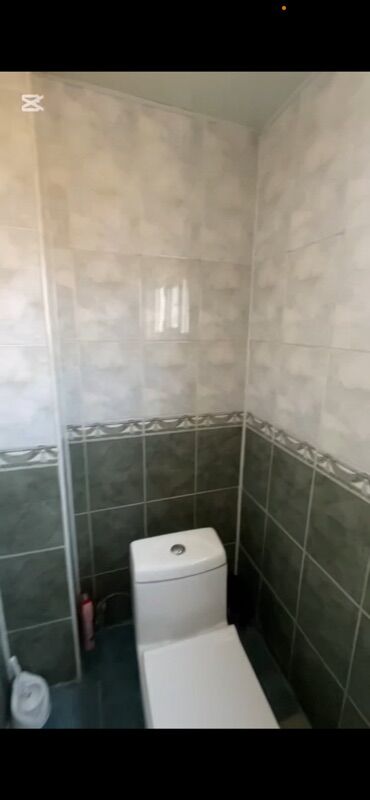 Köhnə tikili: Satılır: Yeni Gəncə icra hakimiyyətinin qarşısı Karizma restoranın — 12