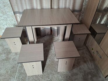 стол с табуретками: Кухонный Стол, Новый