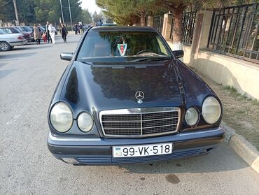 Mercedes-Benz: Mercedes-Benz E-Class (W210) sedan - Kuzov: qara rəng, 4 qapı, sedan — 3