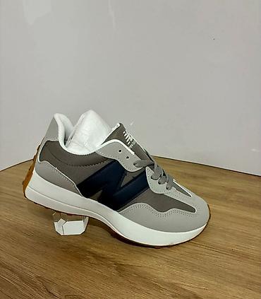 Patike: New Balance Clasic
3600
 36-41
K💜 — 6